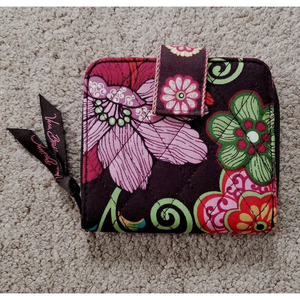 Vera Bradley Quilted Cotton Bifold Wallet In The Retired Mod Floral Pink